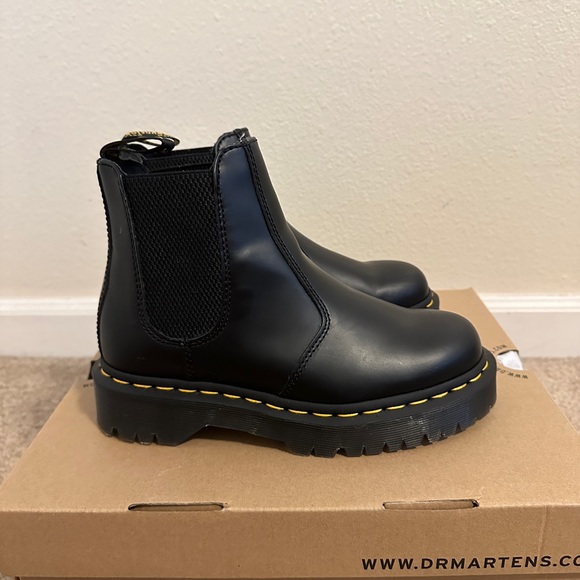 DOC Martens - Picture 2 of 9